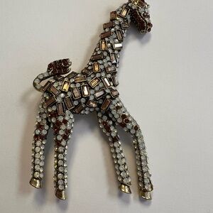 Rhinestone Giraffe Brooch